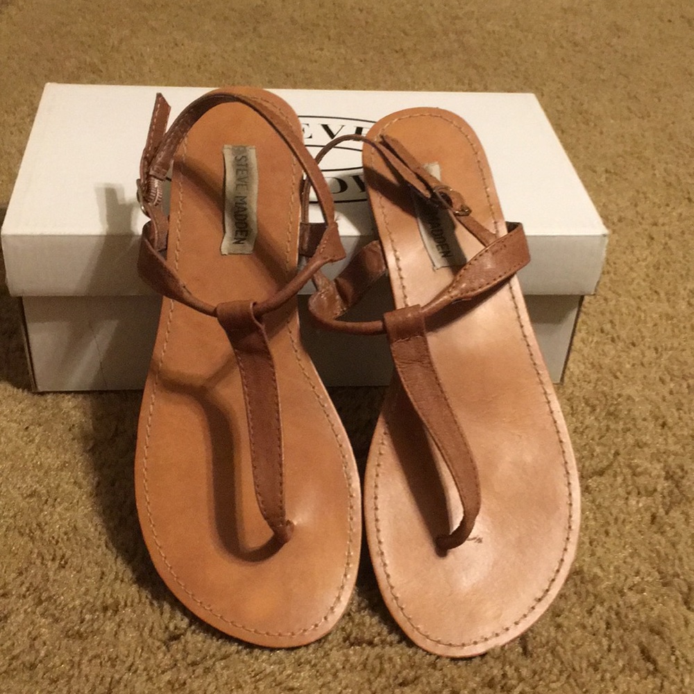 Steve Madden flat sandals size 8